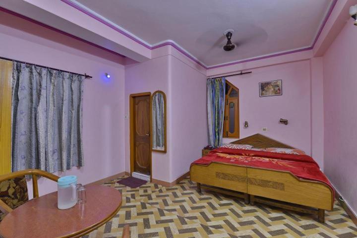 Hotel Ashish Inn Kandāghāt Exteriör bild