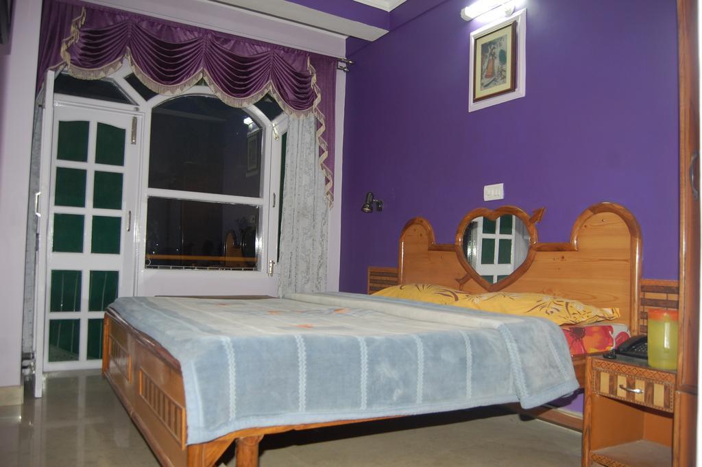 Hotel Ashish Inn Kandāghāt Rum bild