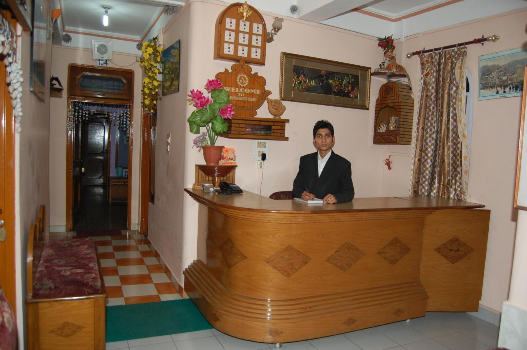 Hotel Ashish Inn Kandāghāt Exteriör bild