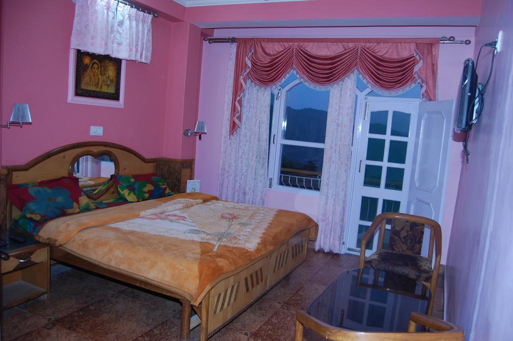 Hotel Ashish Inn Kandāghāt Rum bild