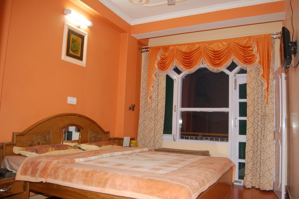 Hotel Ashish Inn Kandāghāt Rum bild